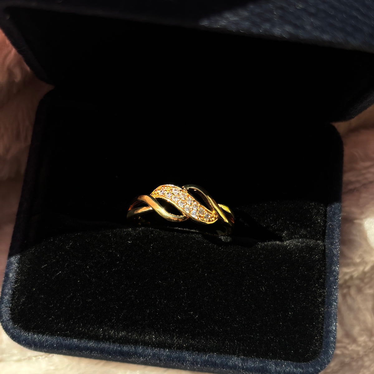 Wave (ring)