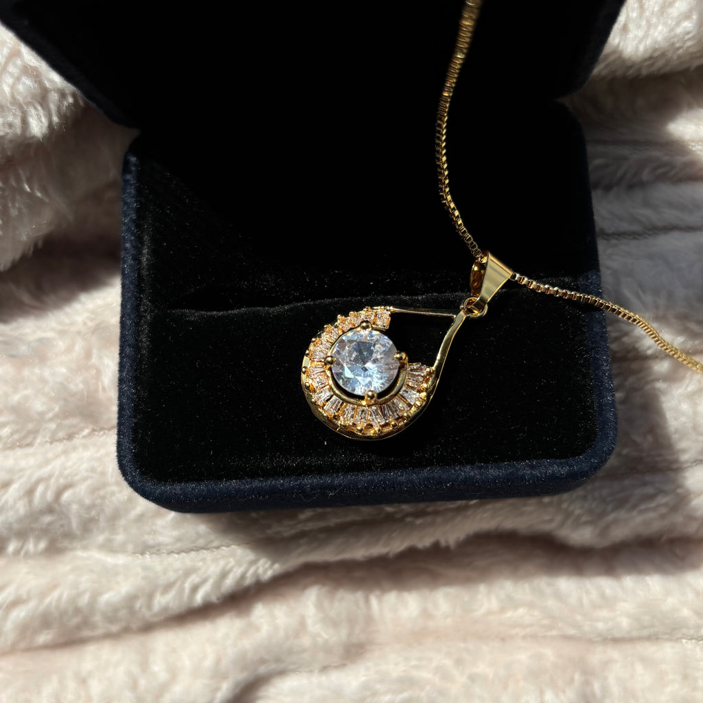 Teardrop pendant