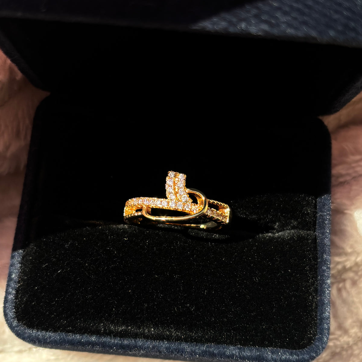 Interlocking ring and necklace set