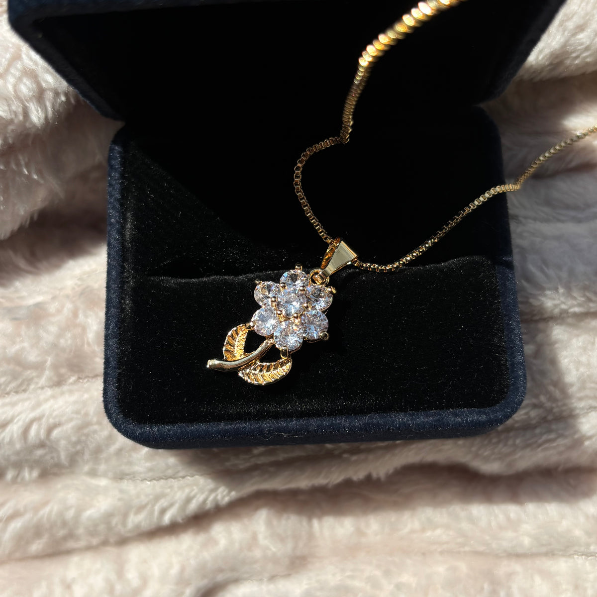 Flower pendant